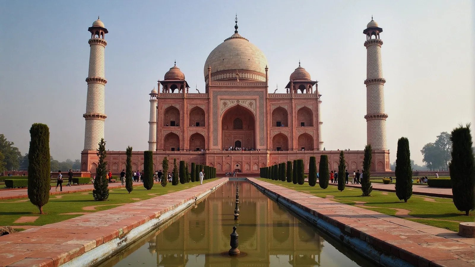 majestic-view-of-the-taj-mahal-at-dawn-6148226